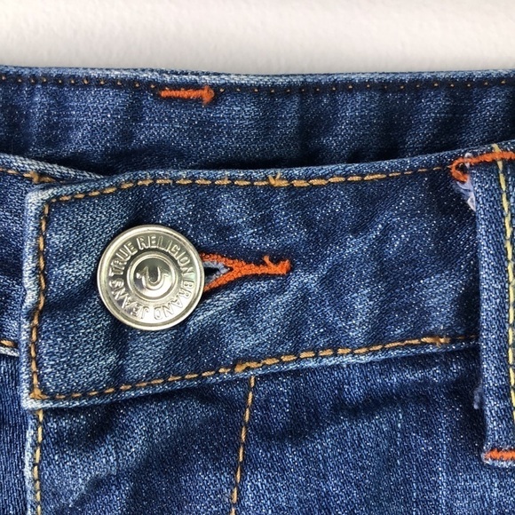 True Religion Emma Bermuda Blue Denim Mid Rise Raw Hem Size 32 Rigid Jean Shorts - Picture 7 of 16